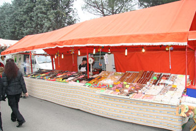 Stalli commercio ambulante per festeggiamenti Sant'Antonio da Padova e San Pietro